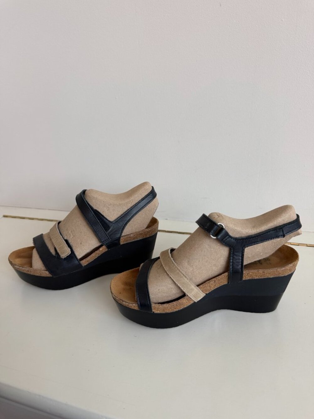 Naot Pixie Black Beige Leather Comfort Wedge Sandals EU 36